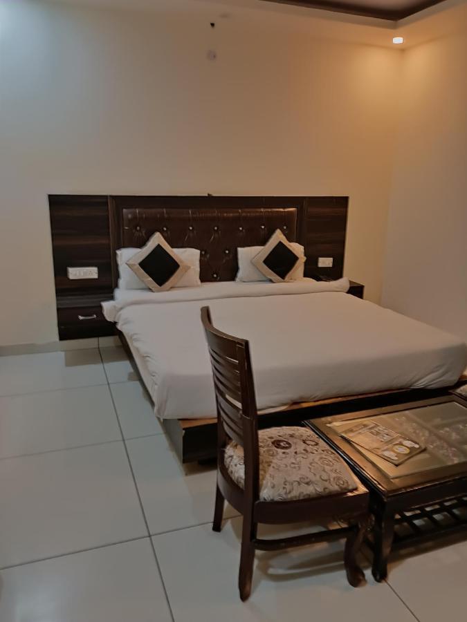 Hotel Aerotech Near Igi Airport New Delhi Exterior foto
